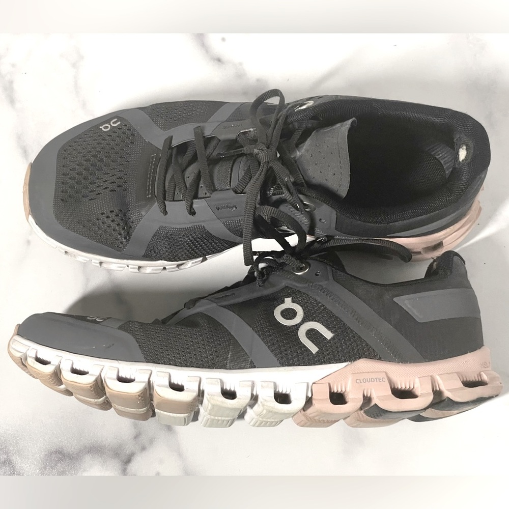On running women's cloudflow rock/rose size 8